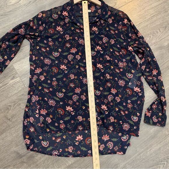 HOLLISTER Blouse Women’s Medium Button Navy Blue Sheer Pink Floral High Low. - Picture 11 of 12
